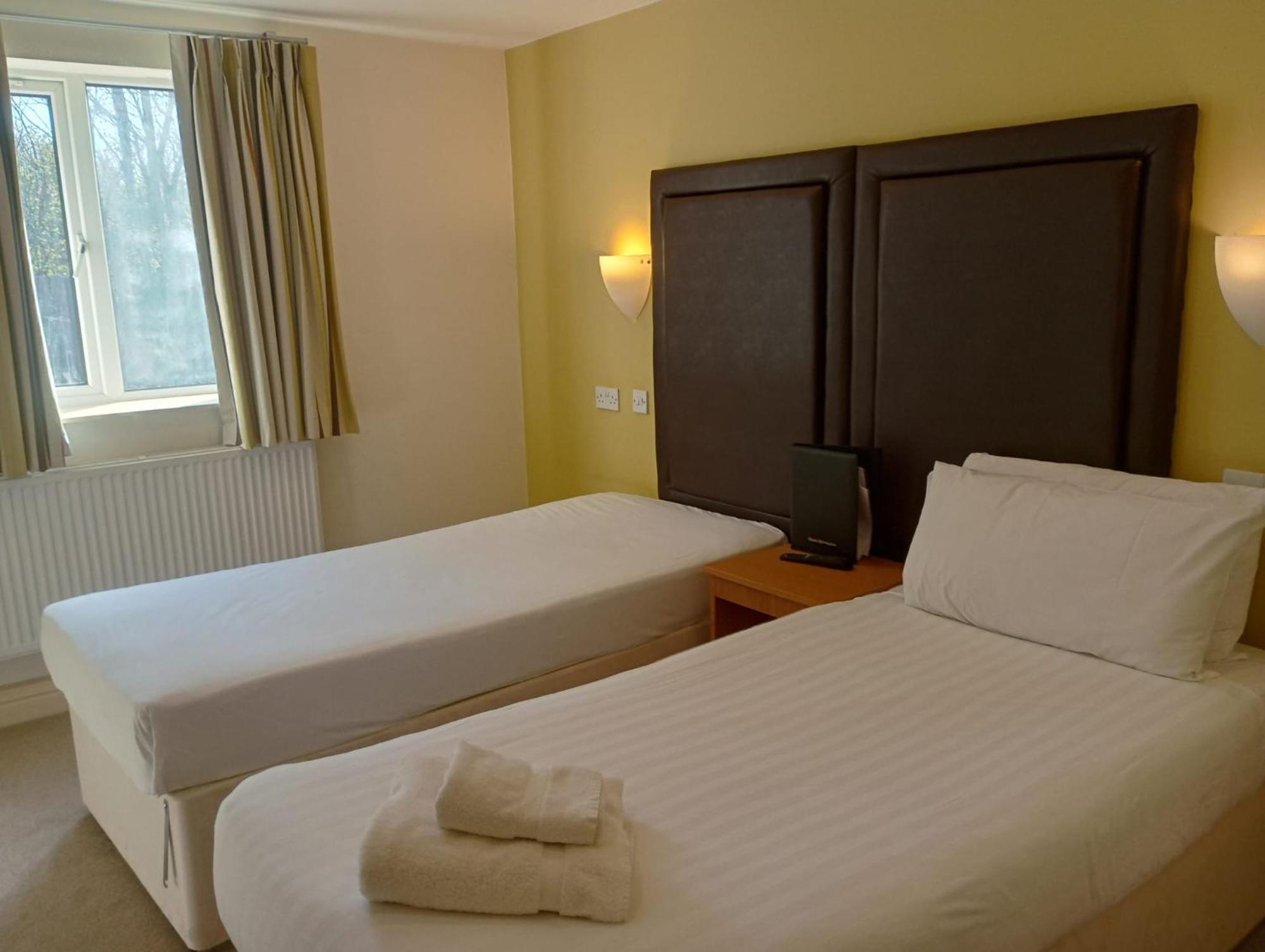 Wakefield Limes Lodge Экстерьер фото